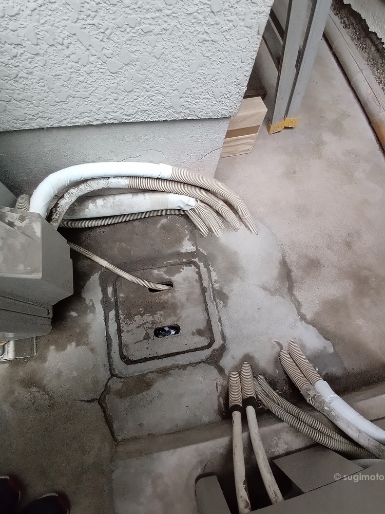 今回は配管の経年劣化で穴が空いてました　配管の交換で修理完了です
