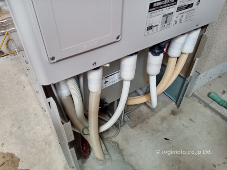 脚部カバーなし